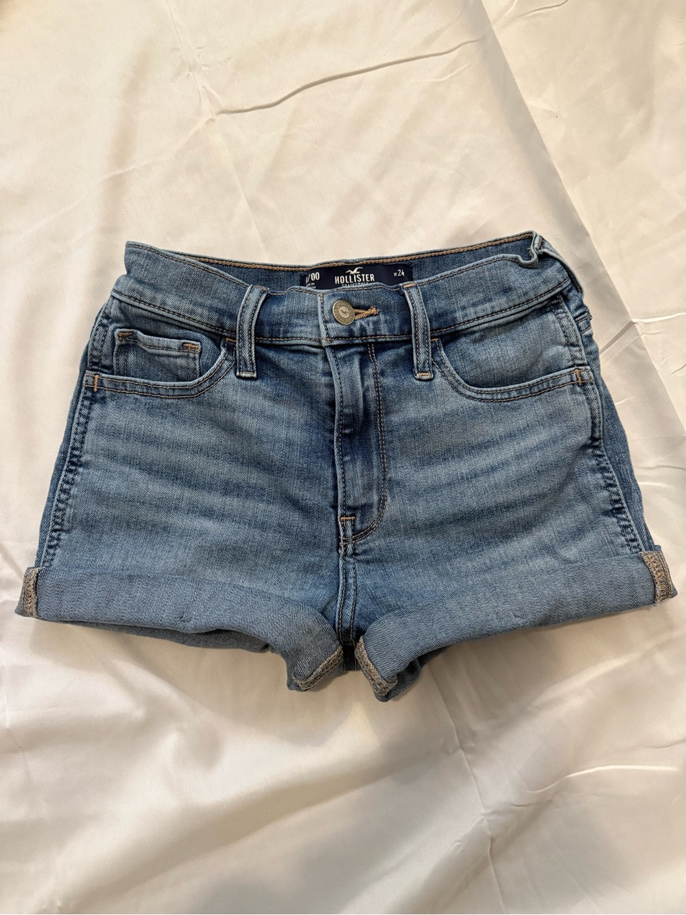 Hollister Co. high rise y2k blue denim shorts ♡